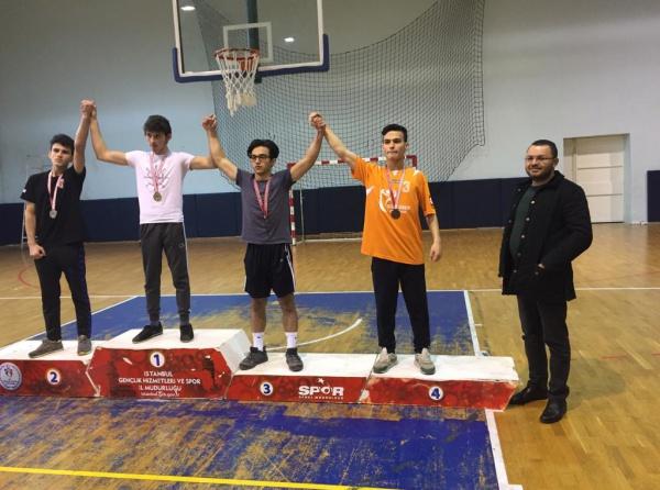 İstanbul Liseler Arası Gençler Bilek Güreşi Turnuvasında Öğrencimiz 4. Oldu